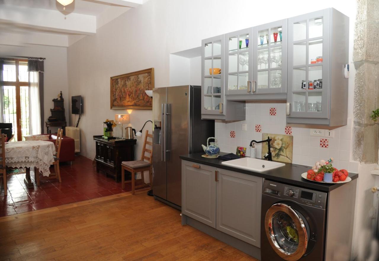 Classic France Double For Larger Groups Or Extended Families - Ac, Elevtor, 2 Appts Joined By A Common Indoor Patio Apartament Limoux Zewnętrze zdjęcie
